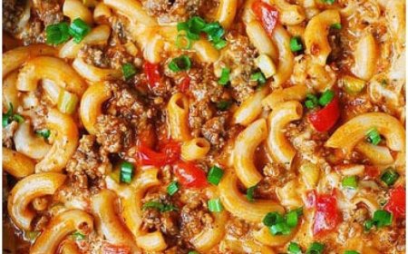 Blitzschnell & Cremig: Rahmnudeln mit Hackfleisch in 15 Minuten