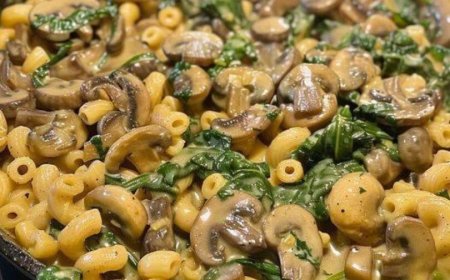 Köstlich cremiger Pilz-Stroganoff