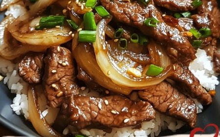 Asiatisches Rindfleisch mit Zwiebeln und Paprika