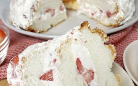 Erdbeer-Engelskuchen: Ein leichter und aromatischer Genuss