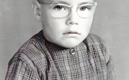 Ratet mal, wer dieser Junge ist, der zu einem der berühmtesten Schauspieler der Welt geworden ist