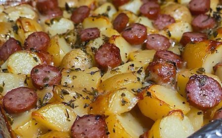 Geräucherter Wurst- und Kartoffelauflauf – einfach, anpassungsfähig und köstlich