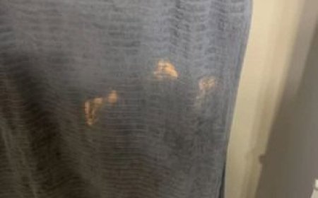 Warum Ihre Handtücher Orangentainer bekommen, die nicht ausgewaschen werden