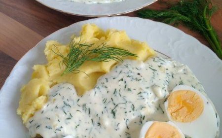 Eier in Dillsoße mit Kartoffeln 15-20 Minuten kochen