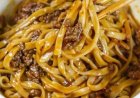 Einfaches Hackfleisch Lo Mein Rezept für ein schnelles und wohltuendes Abendessen