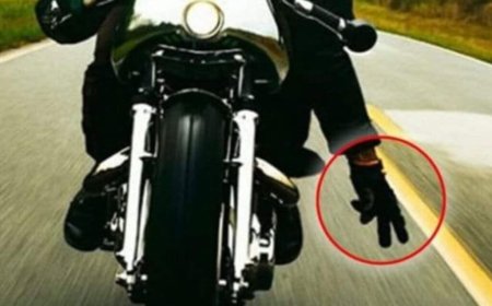 Warum Motorradfahrer dieses seltsame Zeichen machen, wenn sie einander begegnen