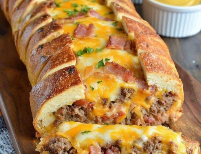 Müllbrot (Garbage Bread / Stromboli-Laib)