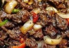 Chinesisches Pfeffersteak mit Zwiebeln