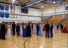 Ein Tanz auf dem Abschlussball veränderte alles – am nächsten Morgen kam die Polizei.