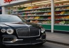 Vor einem Supermarkt entstand ein Moment, den niemand erwartet hatte