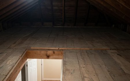Mitten in der Nacht erhielt ich einen Anruf von meiner Schwester – wenige Minuten später sah ich mein Zuhause mit völlig anderen Augen