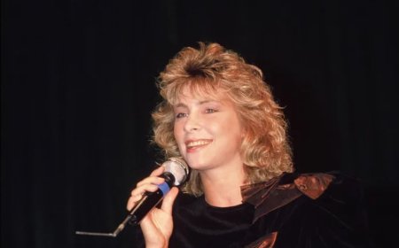 Erkennst Du Den Schlagerstar Auf Diesem Nostalgischen Foto?