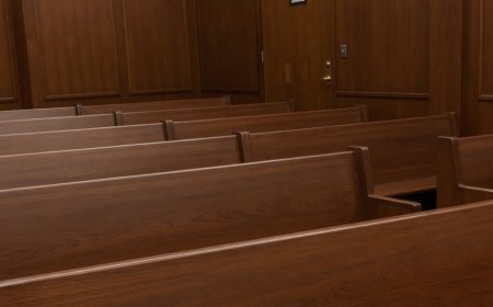 Eine schwangere Ehefrau bat den Richter um die Scheidung und übergab ihrem Mann alles