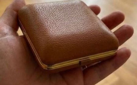 Ich stieß in der Sammlung meines Großvaters auf ein faszinierendes Objekt.
