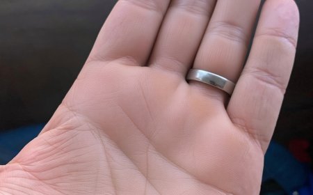 Seltsame weiße Stücke unter dem Bett: Was könnte dahinterstecken?