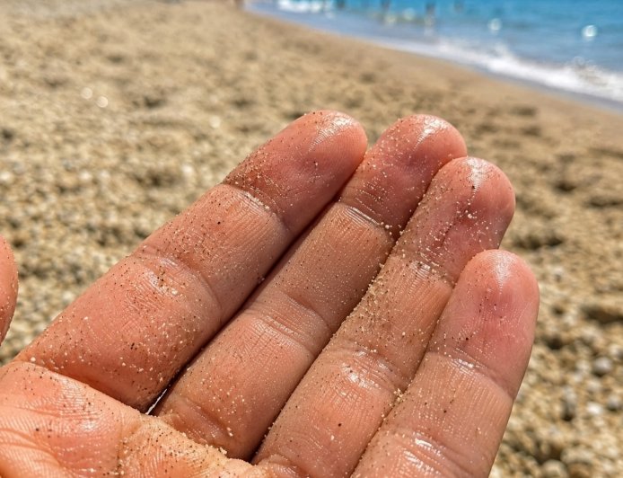 Ungewöhnlicher Fund im Meer: Warum Badegäste an einigen Stränden besonders aufmerksam sein sollten