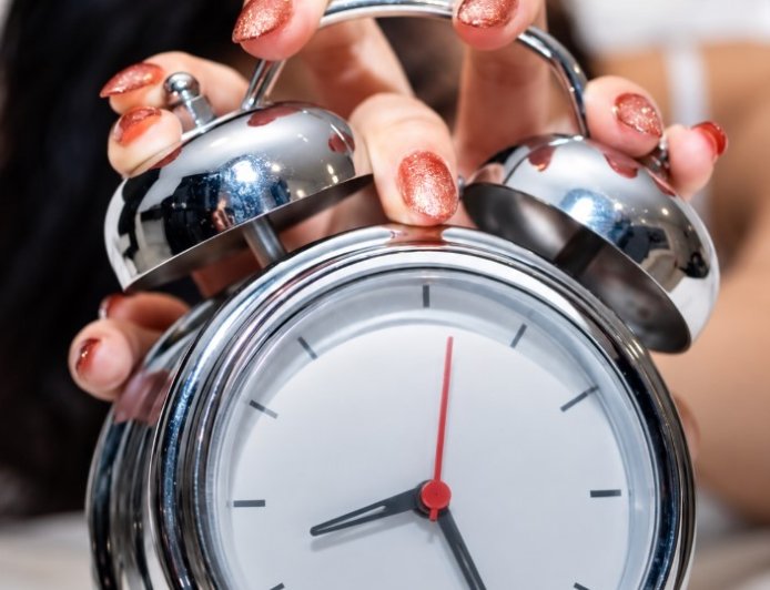 Der Übergang zur Sommerzeit im Oktober 2026 erfolgt früher als üblich