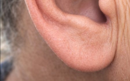 Warum wachsen Haare an den Ohren? Das sind die möglichen Ursachen.