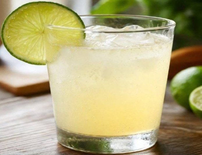 Dieses einfache Abendgetränk erobert das Internet: Entdecken Sie, warum so viele Menschen es jeden Abend trinken.